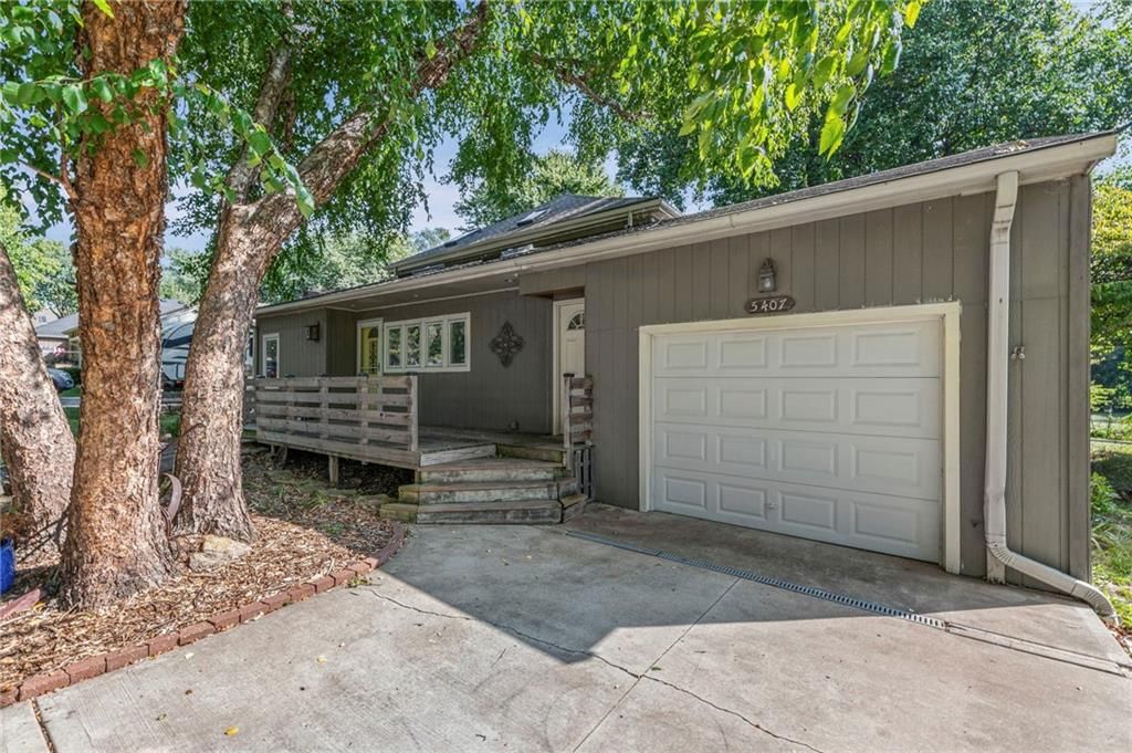 5407 Halsey Street — photo 46