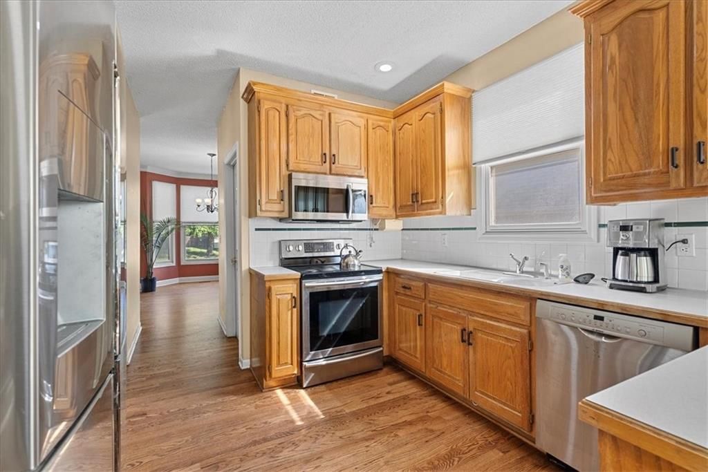 Photo 8 of 41 - 8957 W 125th Terrace