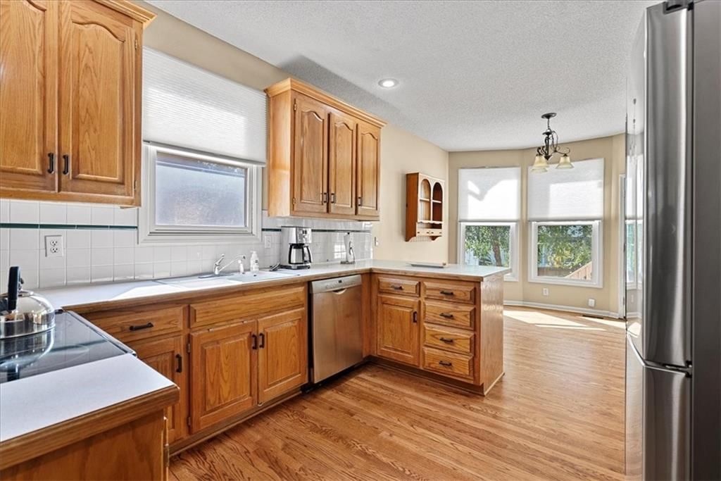 Photo 10 of 41 - 8957 W 125th Terrace