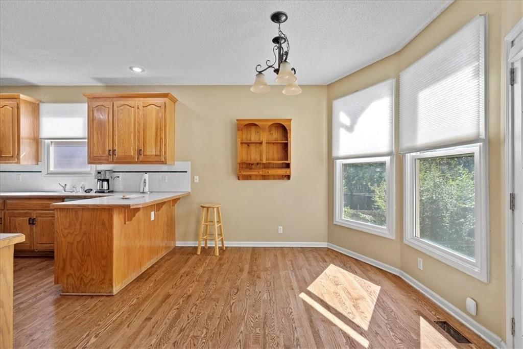 Photo 11 of 41 - 8957 W 125th Terrace