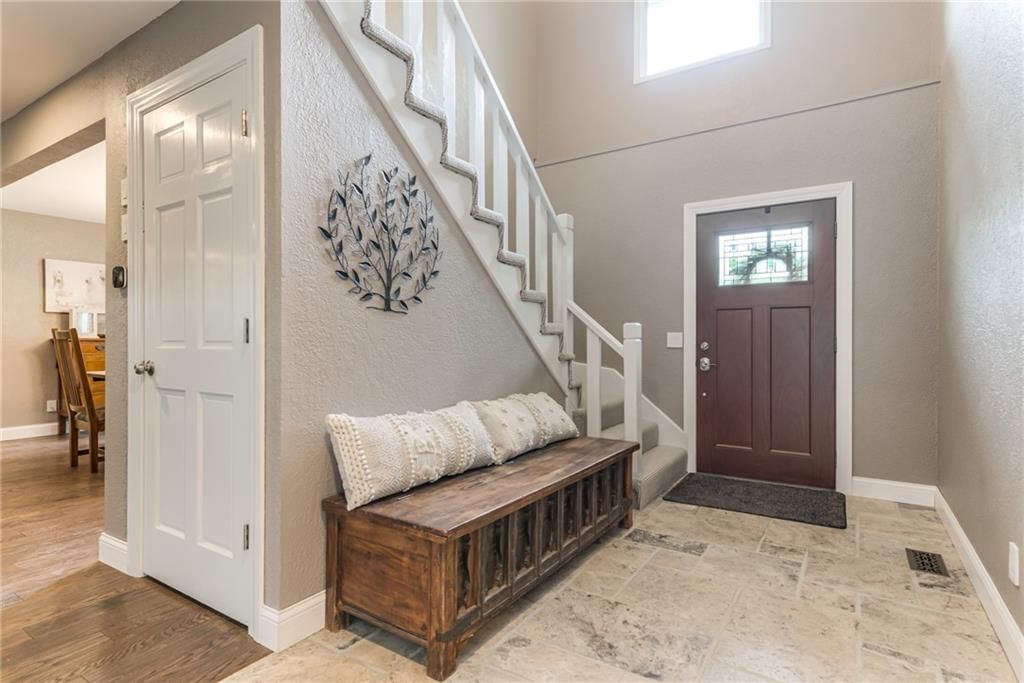 Photo 5 of 52 - 5112 Stearns Street