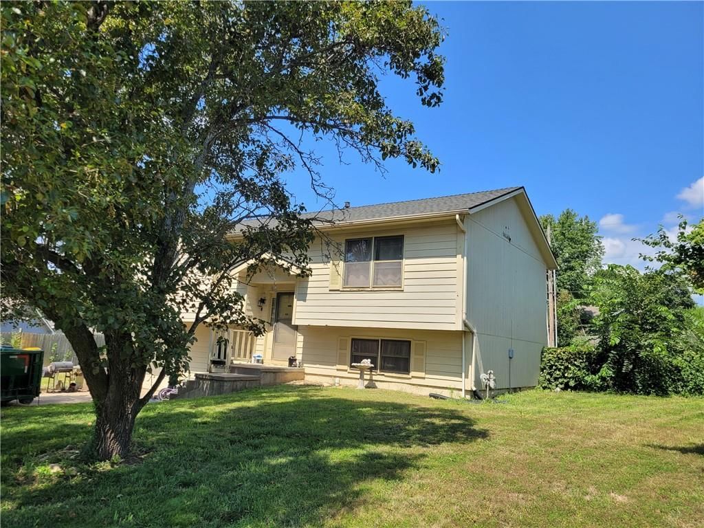 33648 W 88th Court — photo 2
