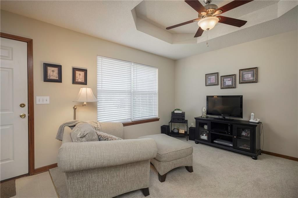 Photo 6 of 26 - 1414 SW Blue Branch Drive