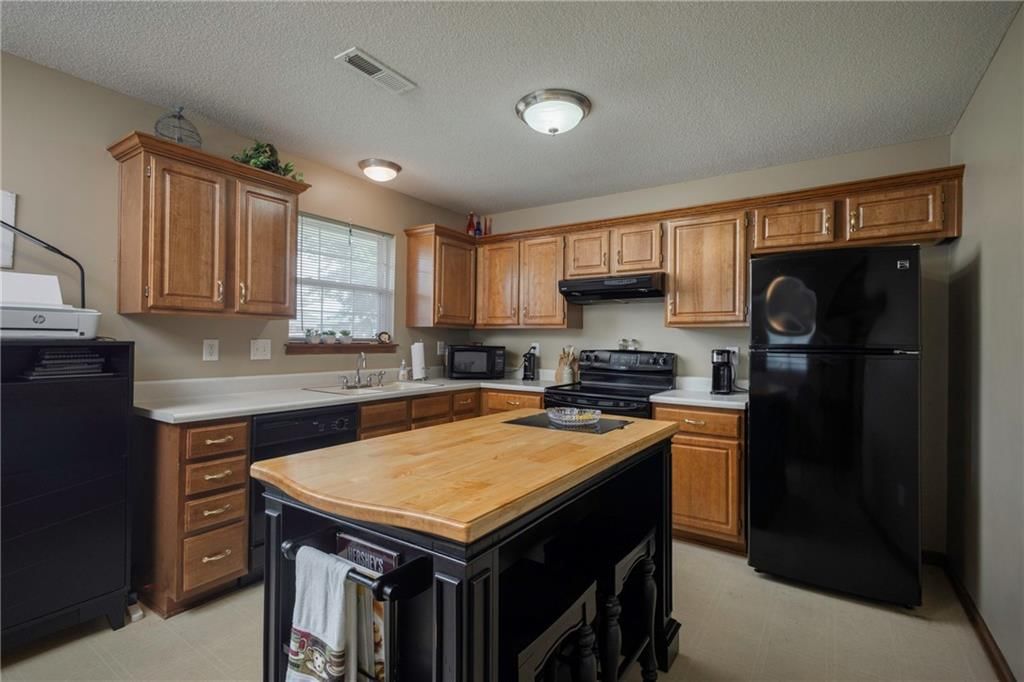 Photo 11 of 26 - 1414 SW Blue Branch Drive