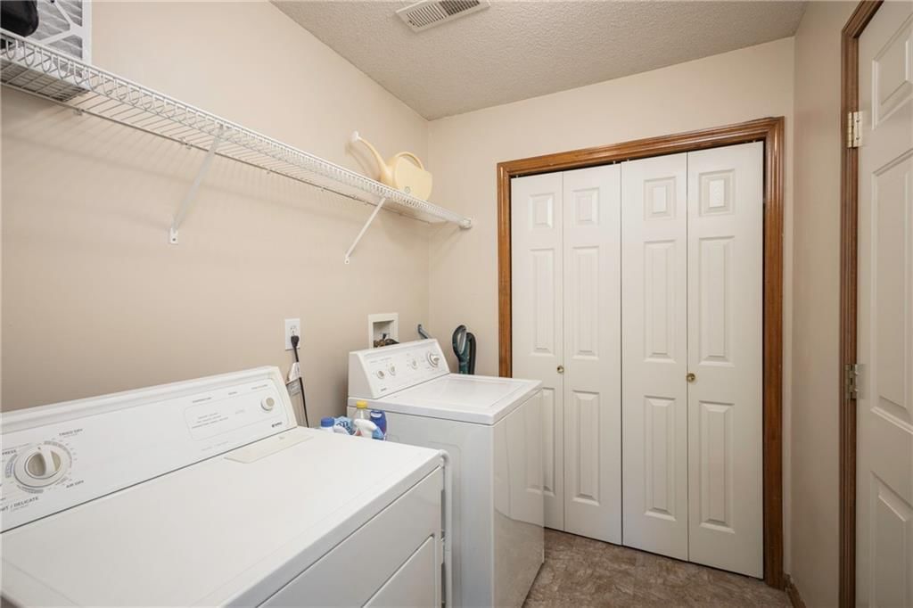 Photo 19 of 26 - 1414 SW Blue Branch Drive