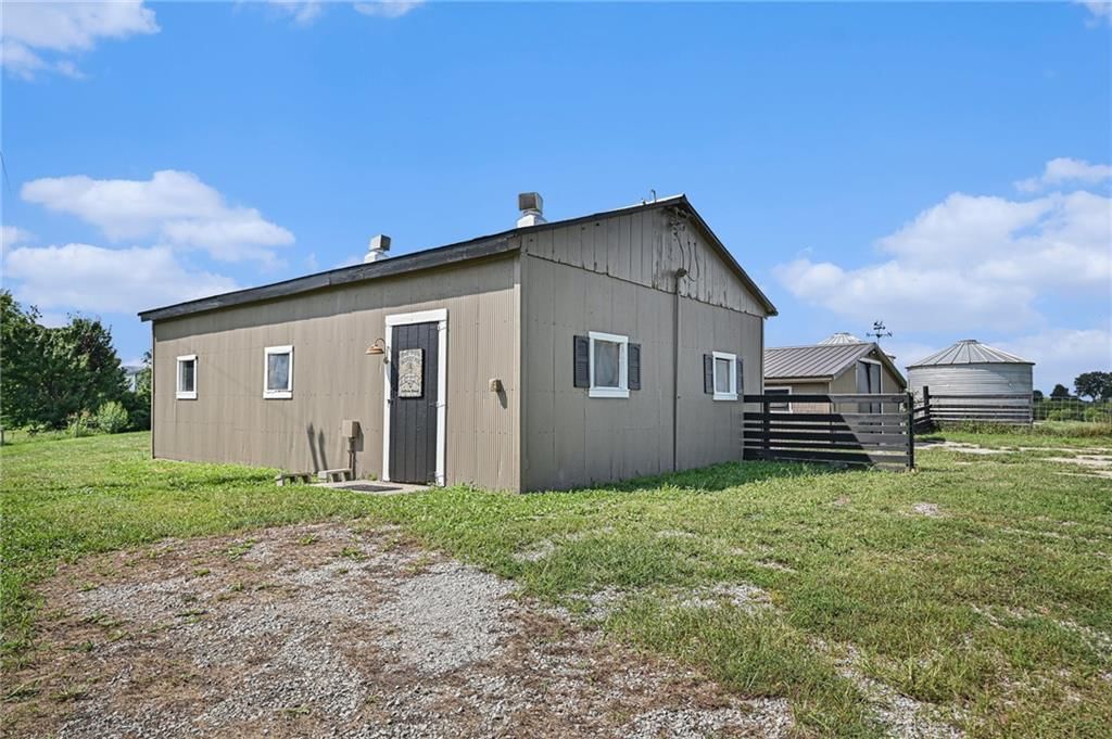 16695 B Highway — photo 46