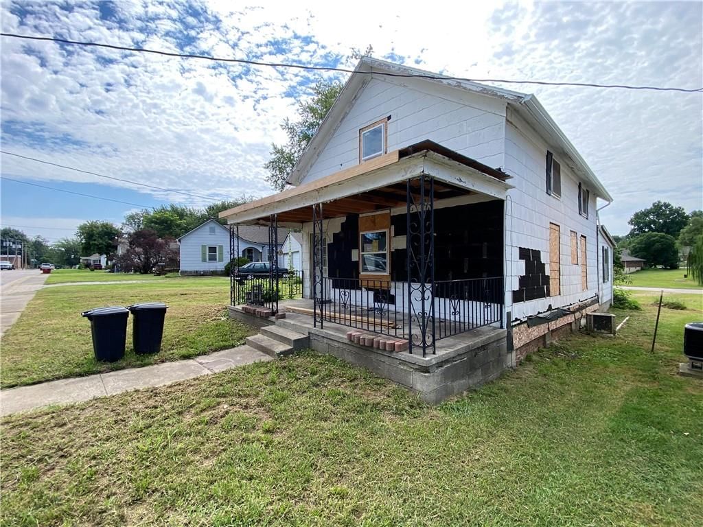 Photo 7 of 11 - 623 W 26th Street