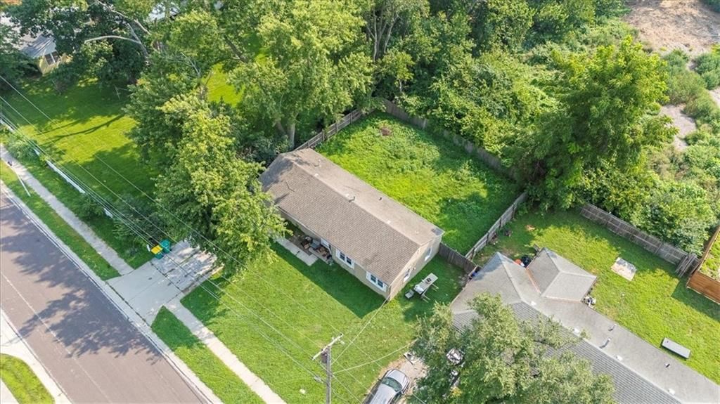 8231 Travis Street — photo 5