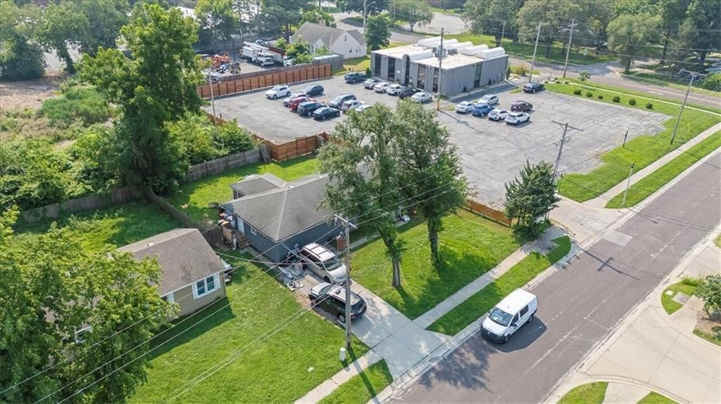 8231 Travis Street — photo 10