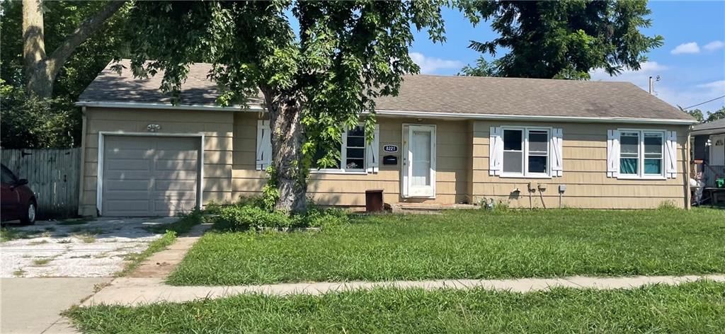 8221 Travis Street — photo 1