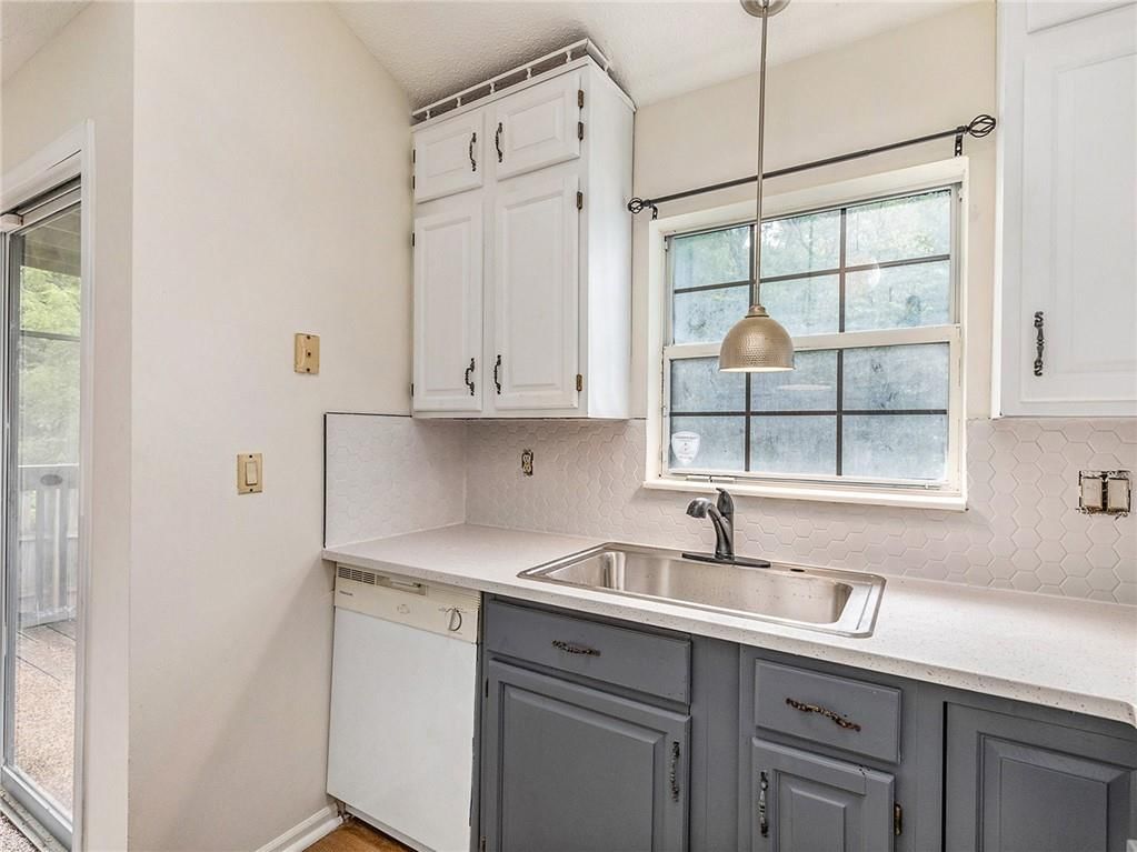 8153 Holmes #203 Road — photo 8