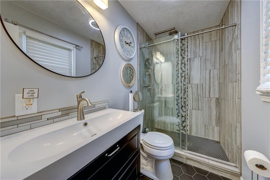 Photo 12 of 25 - 14702 W 65th Terrace