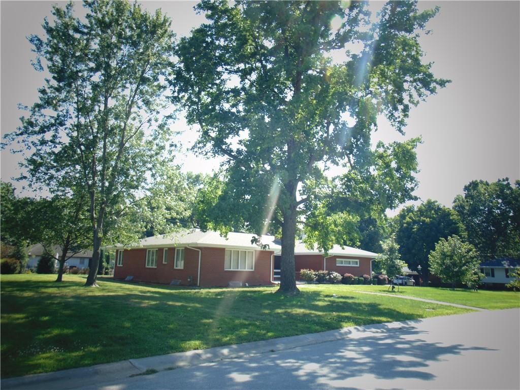 Photo 38 of 70 - 1701 Wren Street