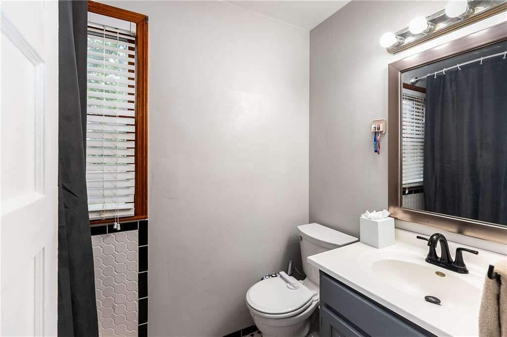 Photo 15 of 41 - 7632 Reinhardt Drive