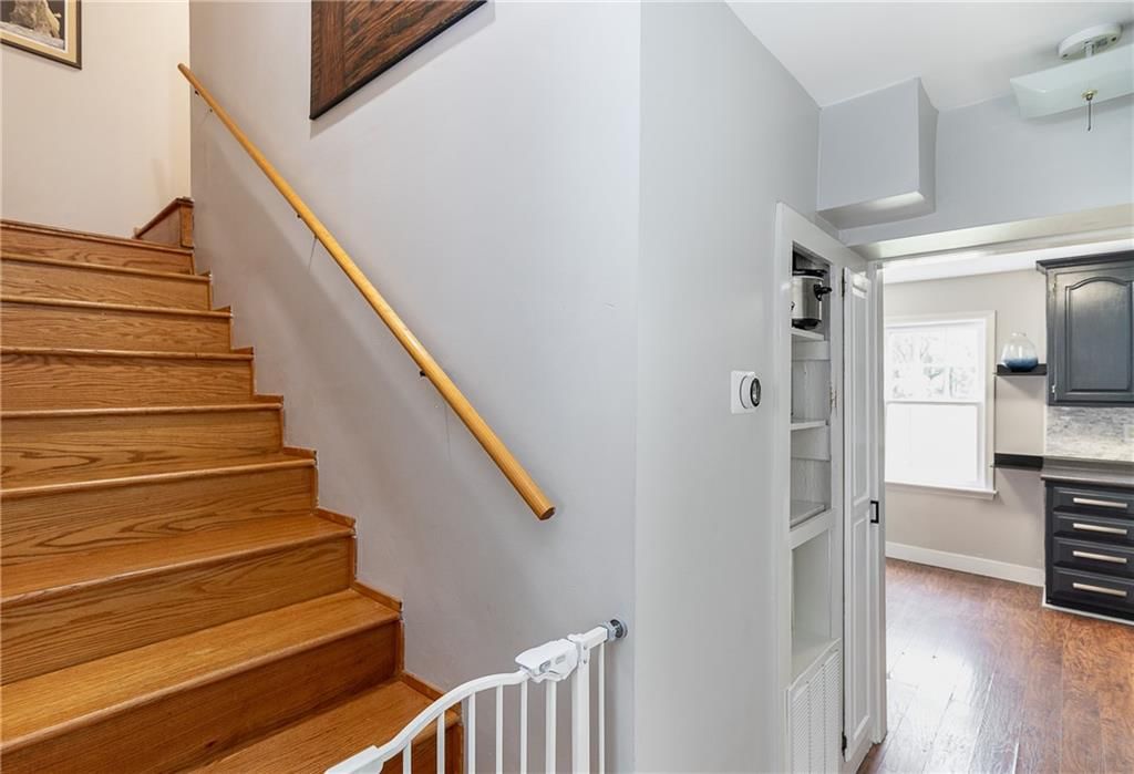 Photo 21 of 41 - 7632 Reinhardt Drive