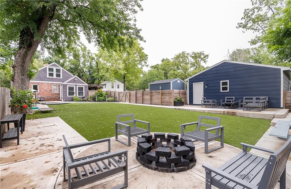 Photo 33 of 41 - 7632 Reinhardt Drive