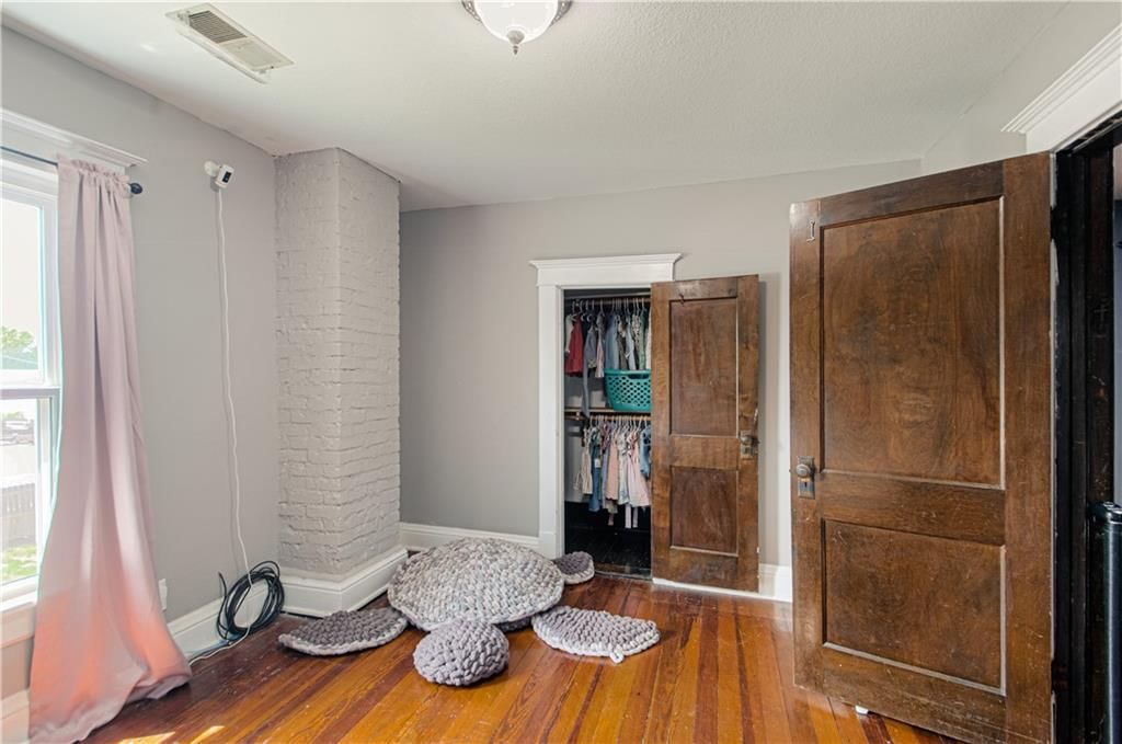 Photo 24 of 36 - 206 N Jefferson Street