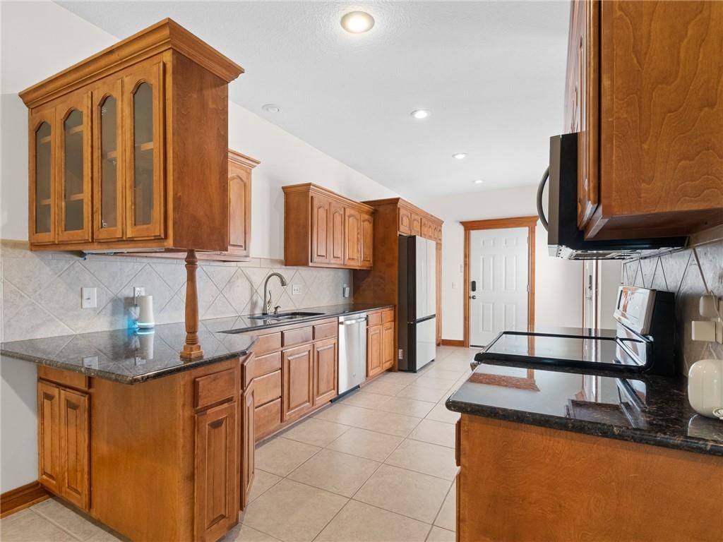 9755 N Lucerne Avenue — photo 10