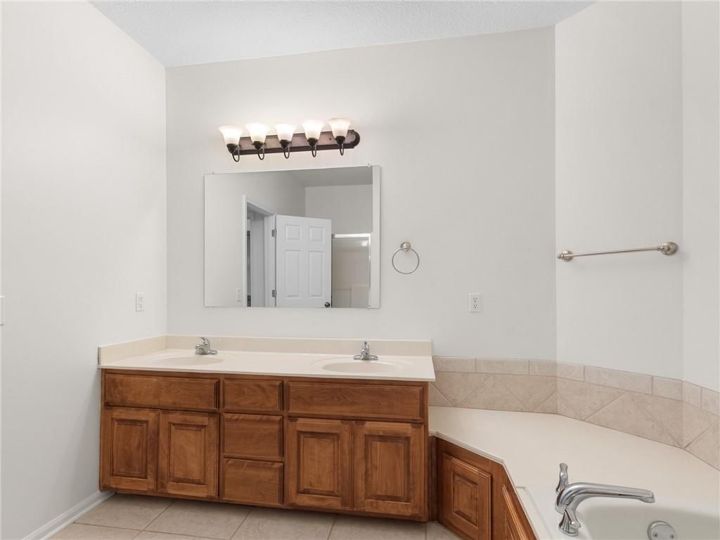 9755 N Lucerne Avenue — photo 23