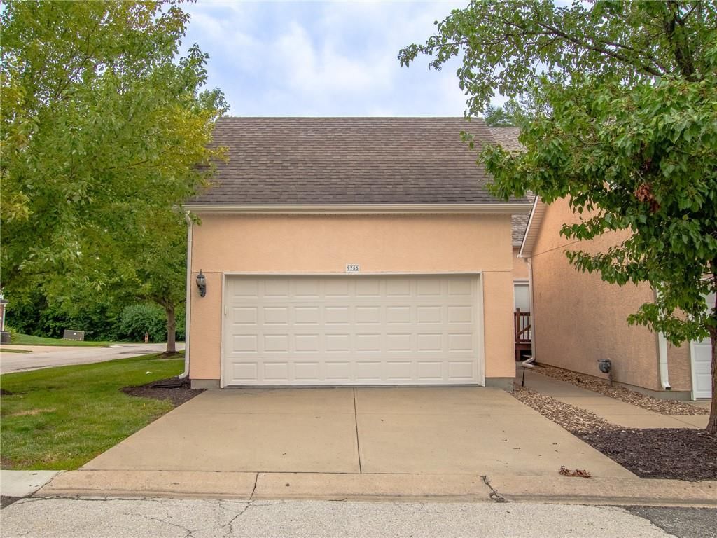 9755 N Lucerne Avenue — photo 29
