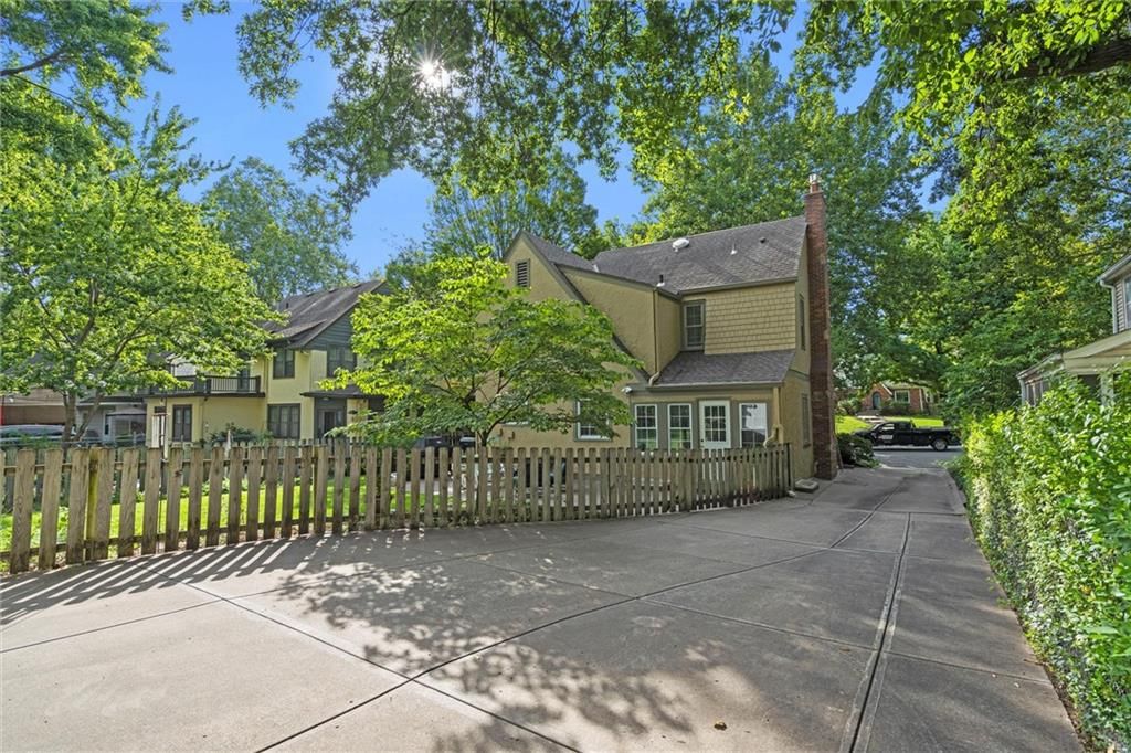 Photo 32 of 41 - 6844 Edgevale Road