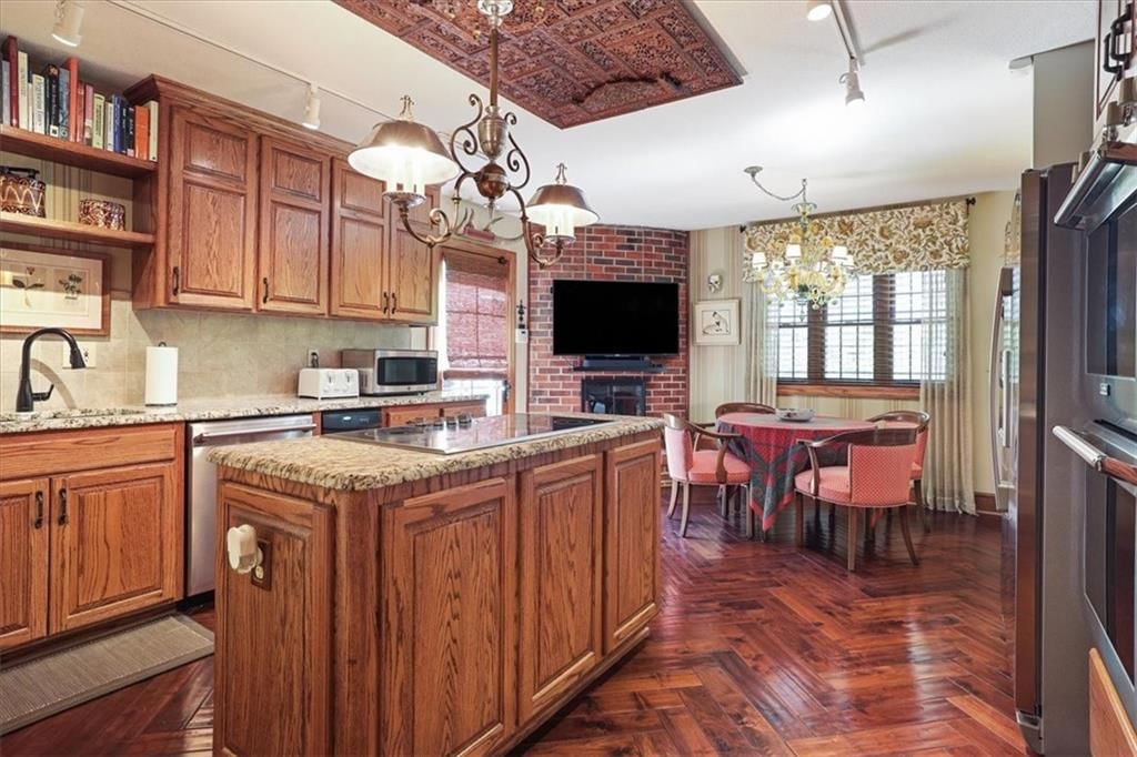 709 Manheim Road — photo 8