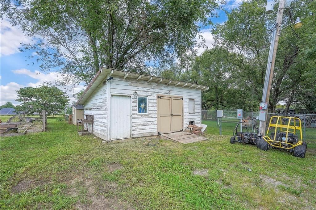 Photo 31 of 34 - 22000 E 175th Street