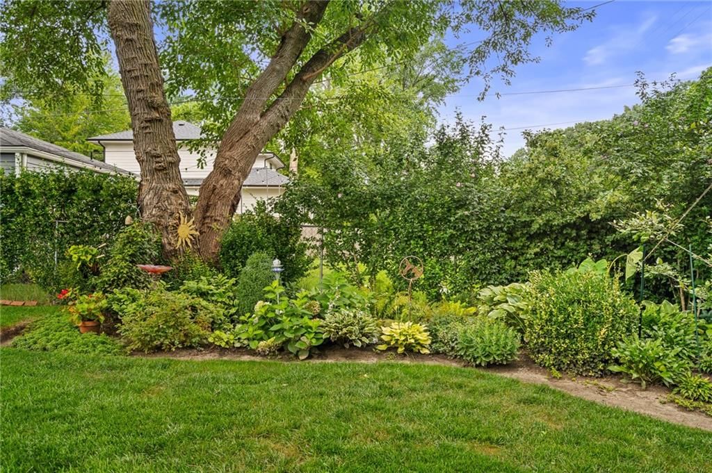 Photo 42 of 53 - 5002 W 72nd Terrace