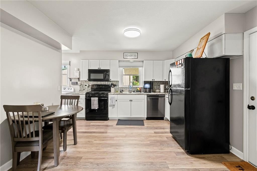 Photo 9 of 27 - 709 E Prospect Street
