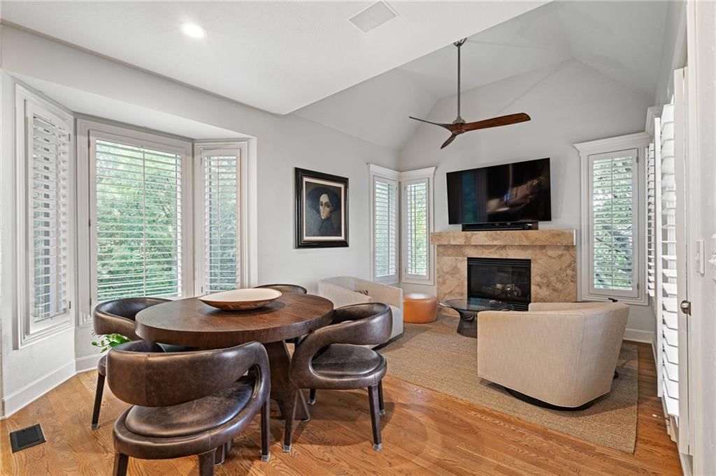 9906 Fountain Circle — photo 24