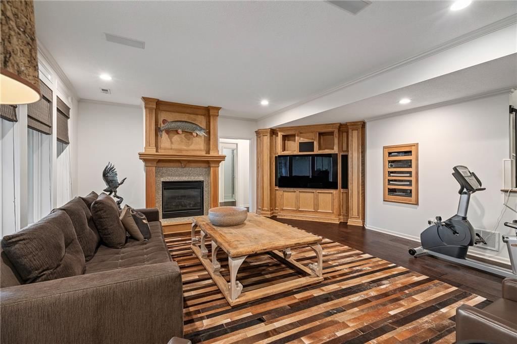 9906 Fountain Circle — photo 40