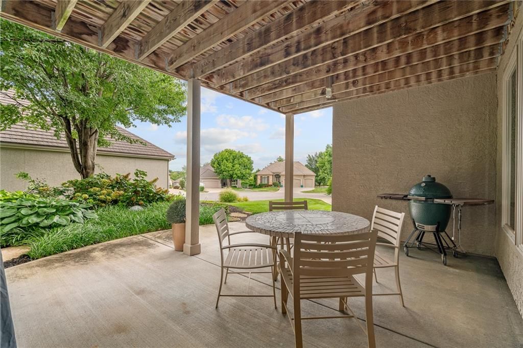 9906 Fountain Circle — photo 56
