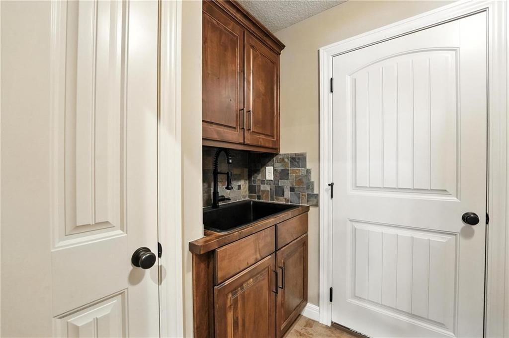 9208 SW WHISPY Way — photo 34