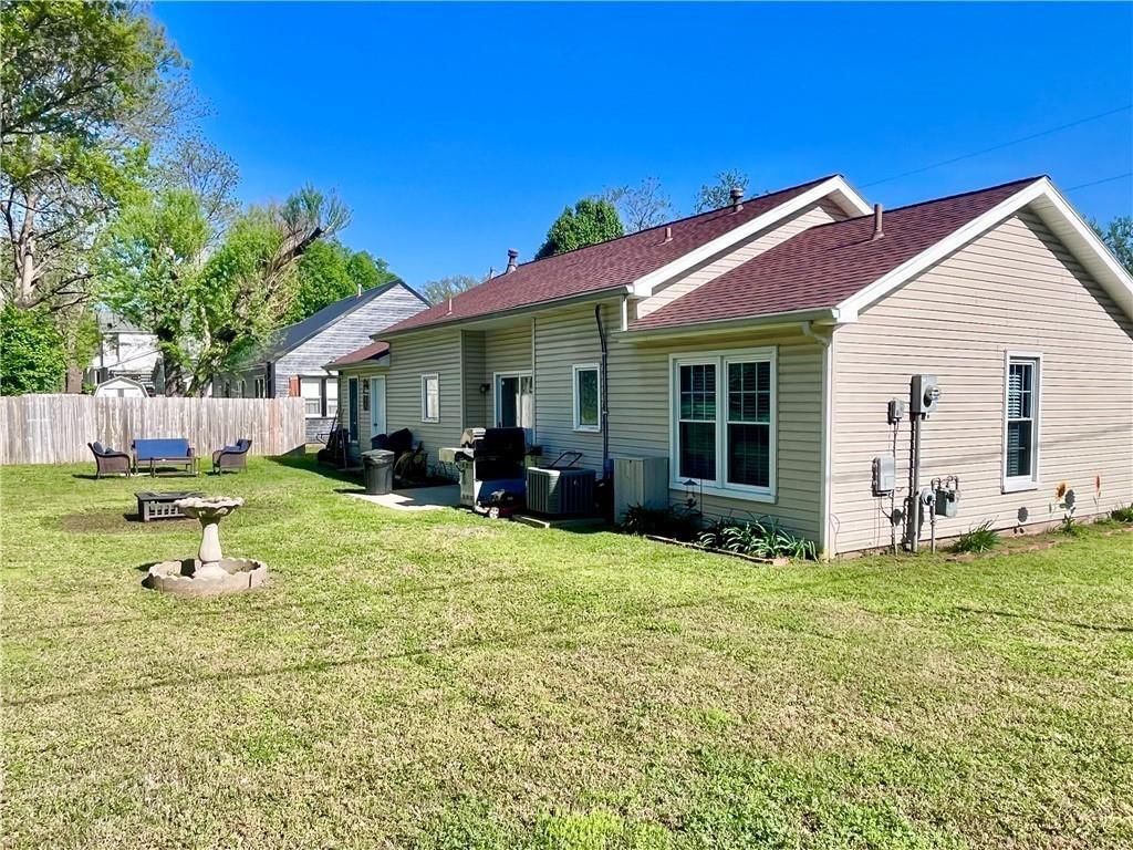 428 W Sycamore Street — photo 4