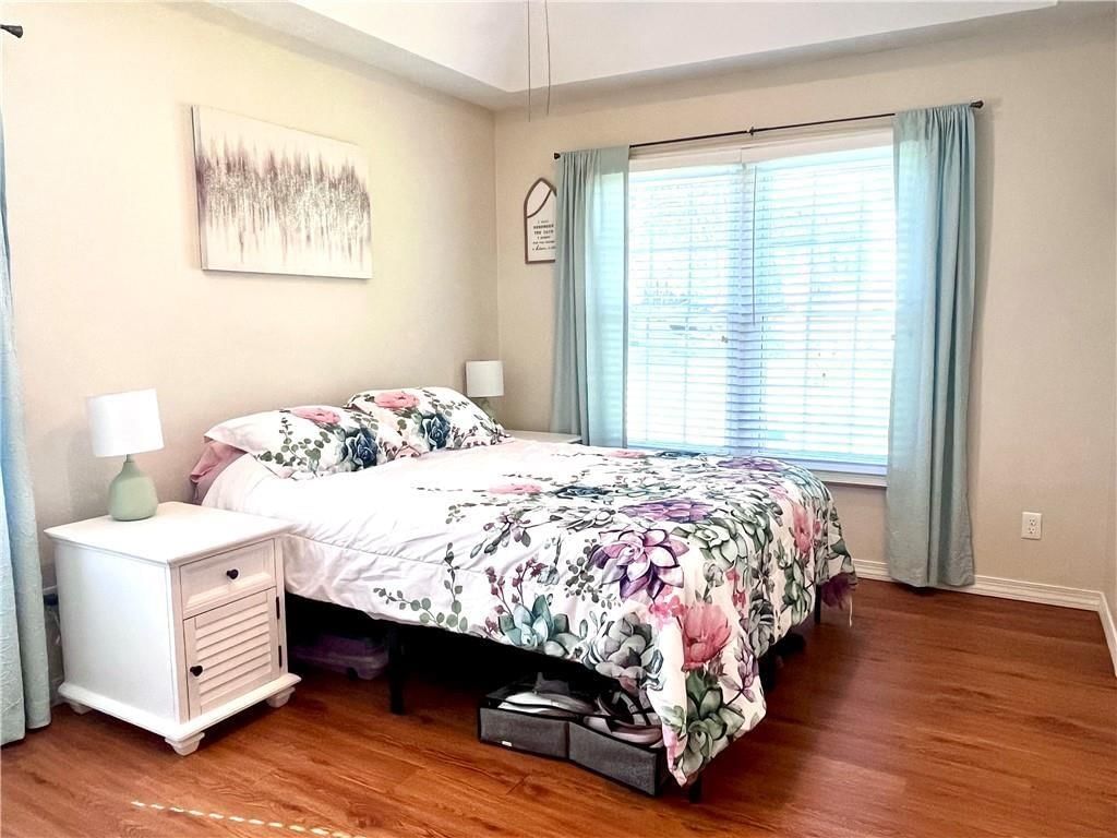 428 W Sycamore Street — photo 20