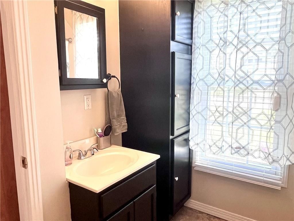 428 W Sycamore Street — photo 23