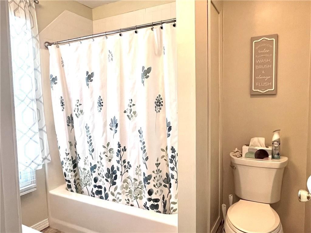 428 W Sycamore Street — photo 24