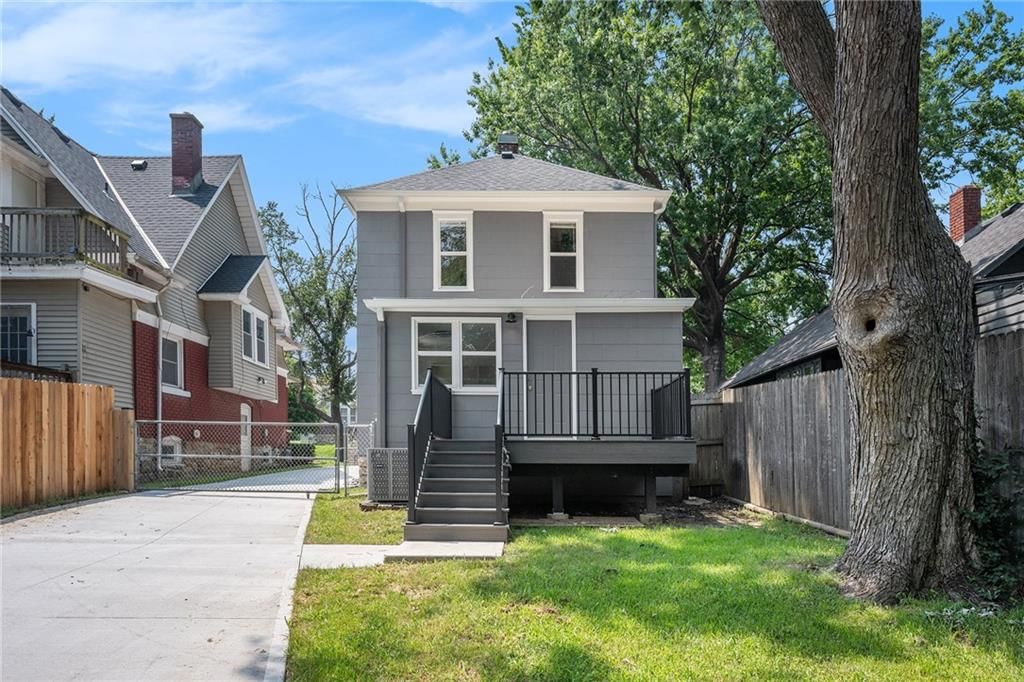 Photo 16 of 17 - 4237 Genessee Street
