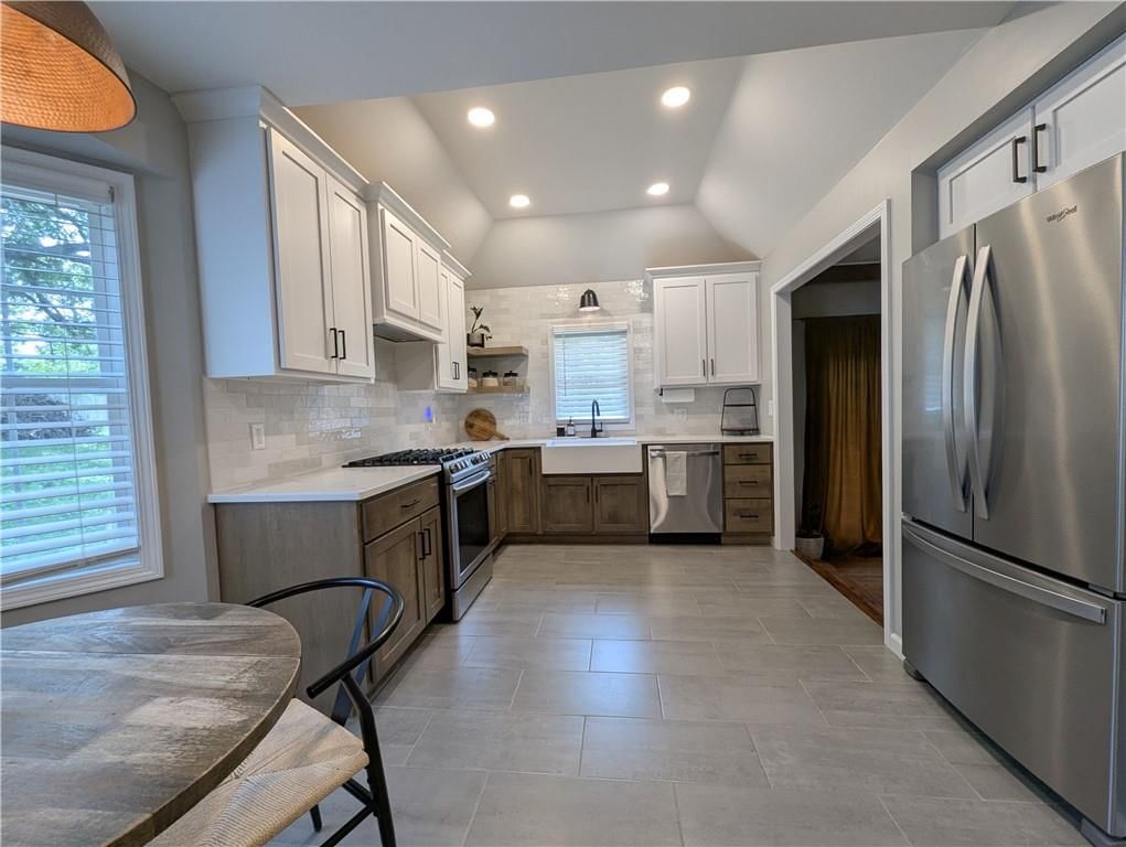 12430 Valley Brook Drive — photo 13