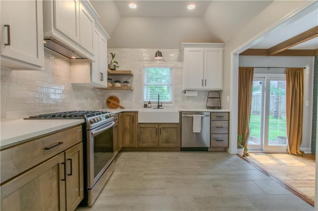 12430 Valley Brook Drive — photo 15