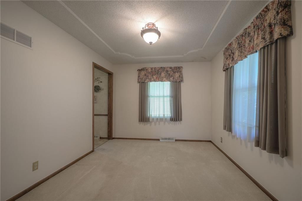 Photo 11 of 36 - 2426 N 68th Place