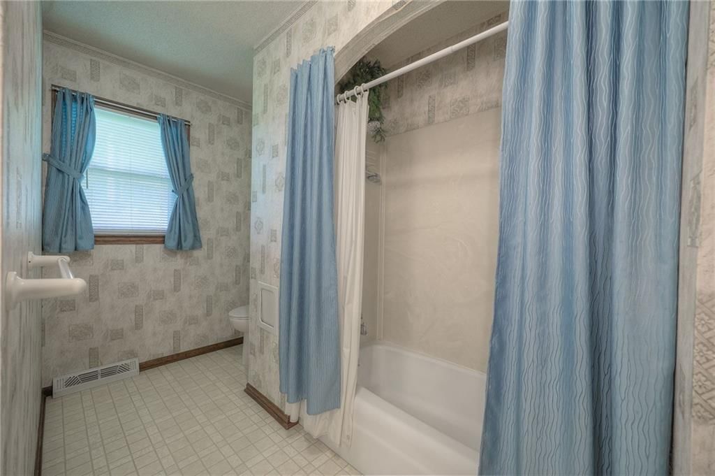 Photo 18 of 36 - 2426 N 68th Place