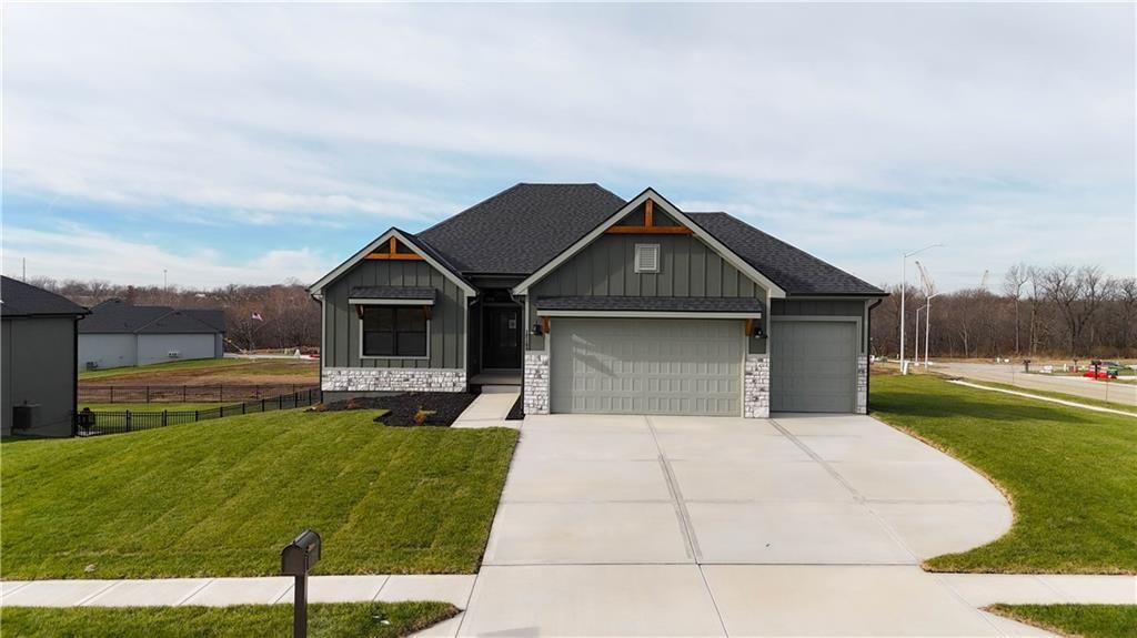 12160 N Tracy Avenue — photo 3