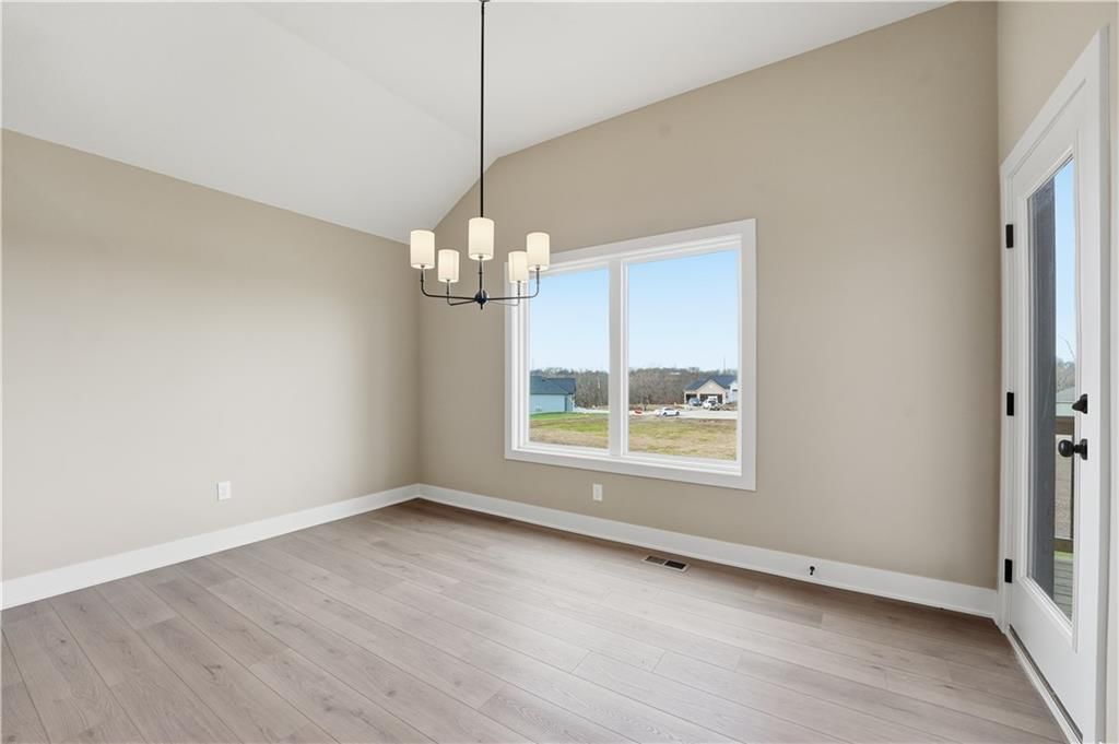 12160 N Tracy Avenue — photo 32