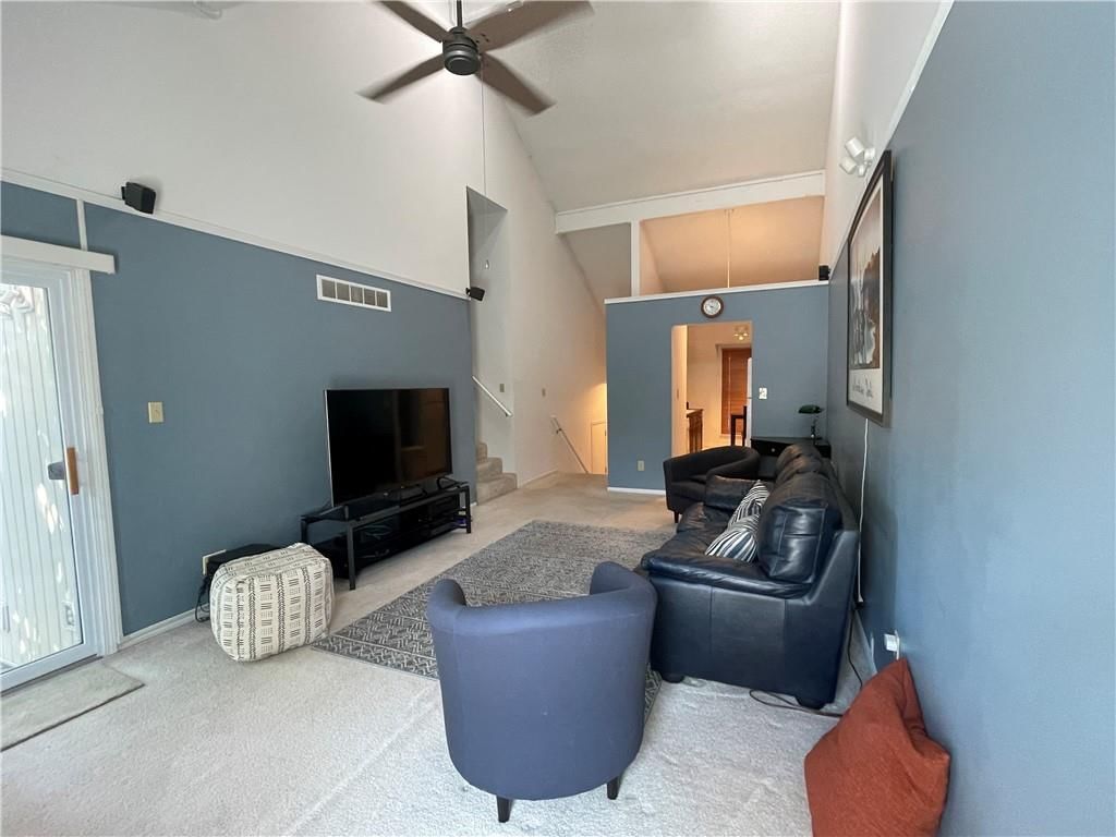 Photo 9 of 22 - 6025 N Kansas Avenue