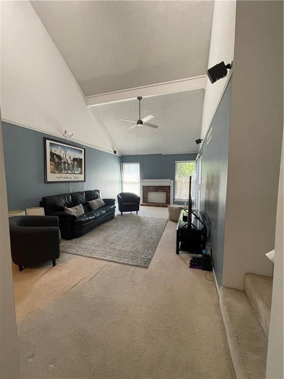 Photo 10 of 22 - 6025 N Kansas Avenue
