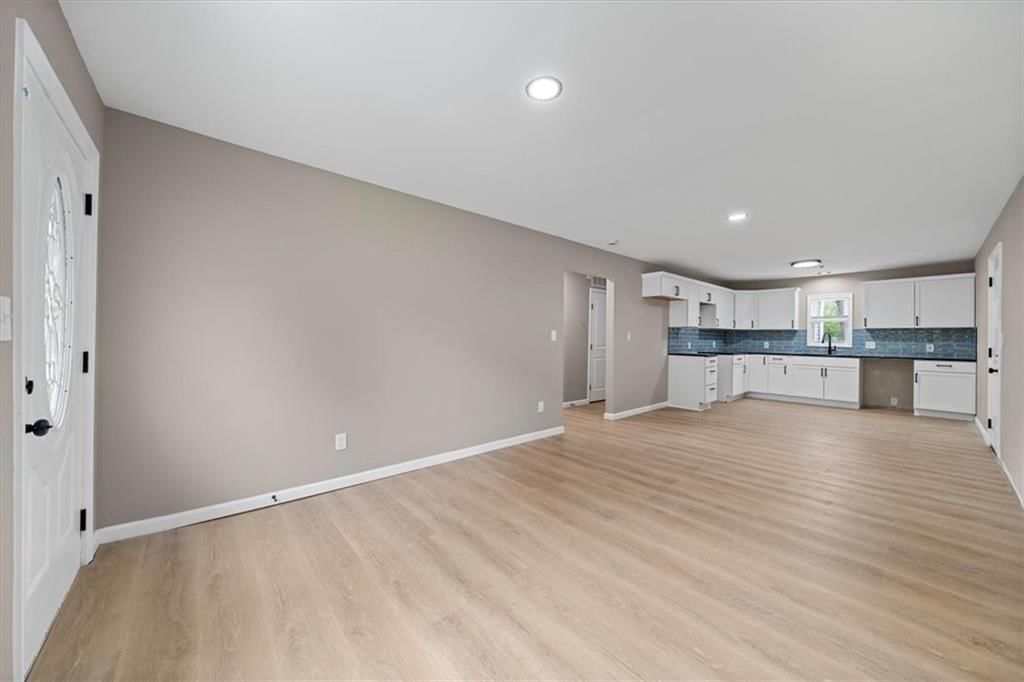 4205 Waverly Avenue — photo 2