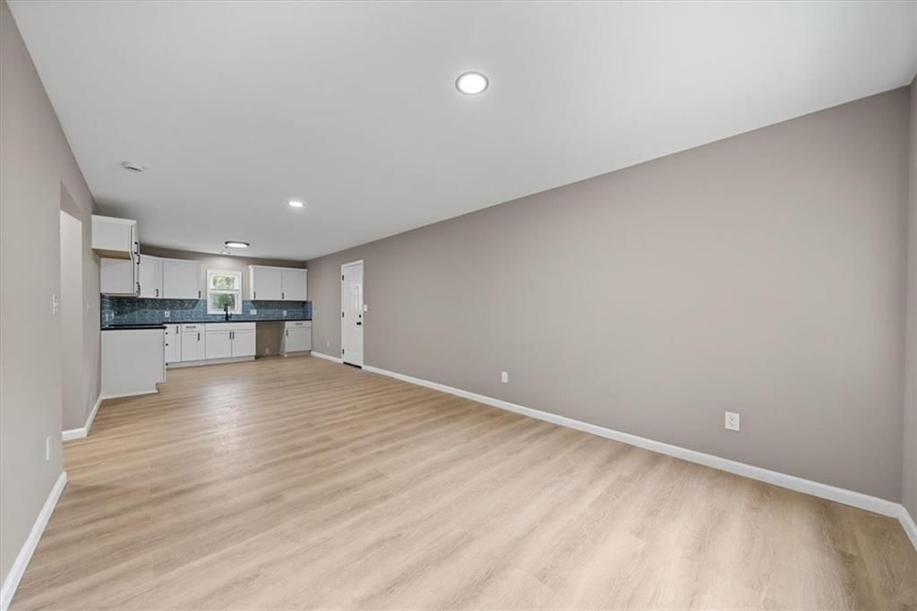 4205 Waverly Avenue — photo 3