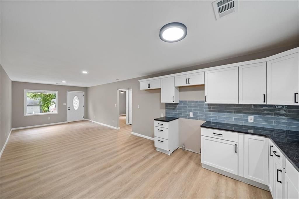 4205 Waverly Avenue — photo 6