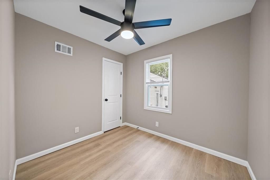 4205 Waverly Avenue — photo 9